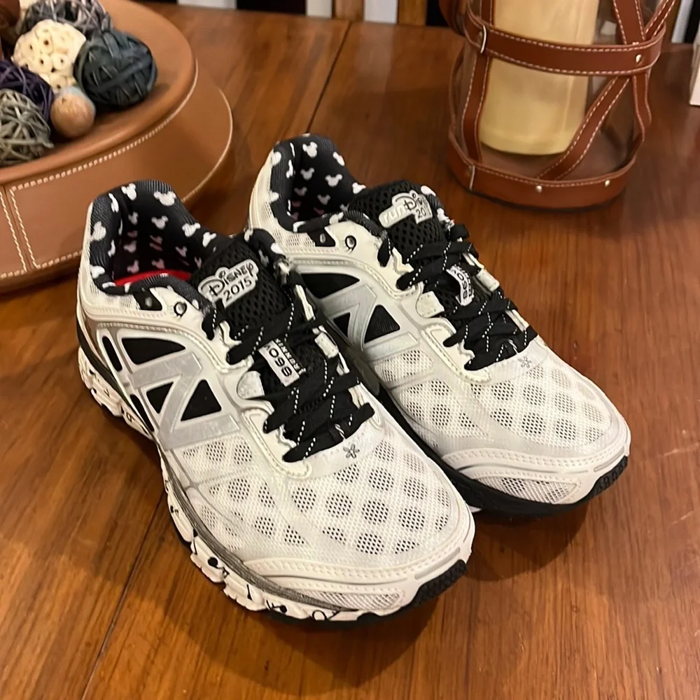New Balance 860 W860DIS5 Minnie Mouse Run Disney Shoes Sneakers Women’s 5 D Wide